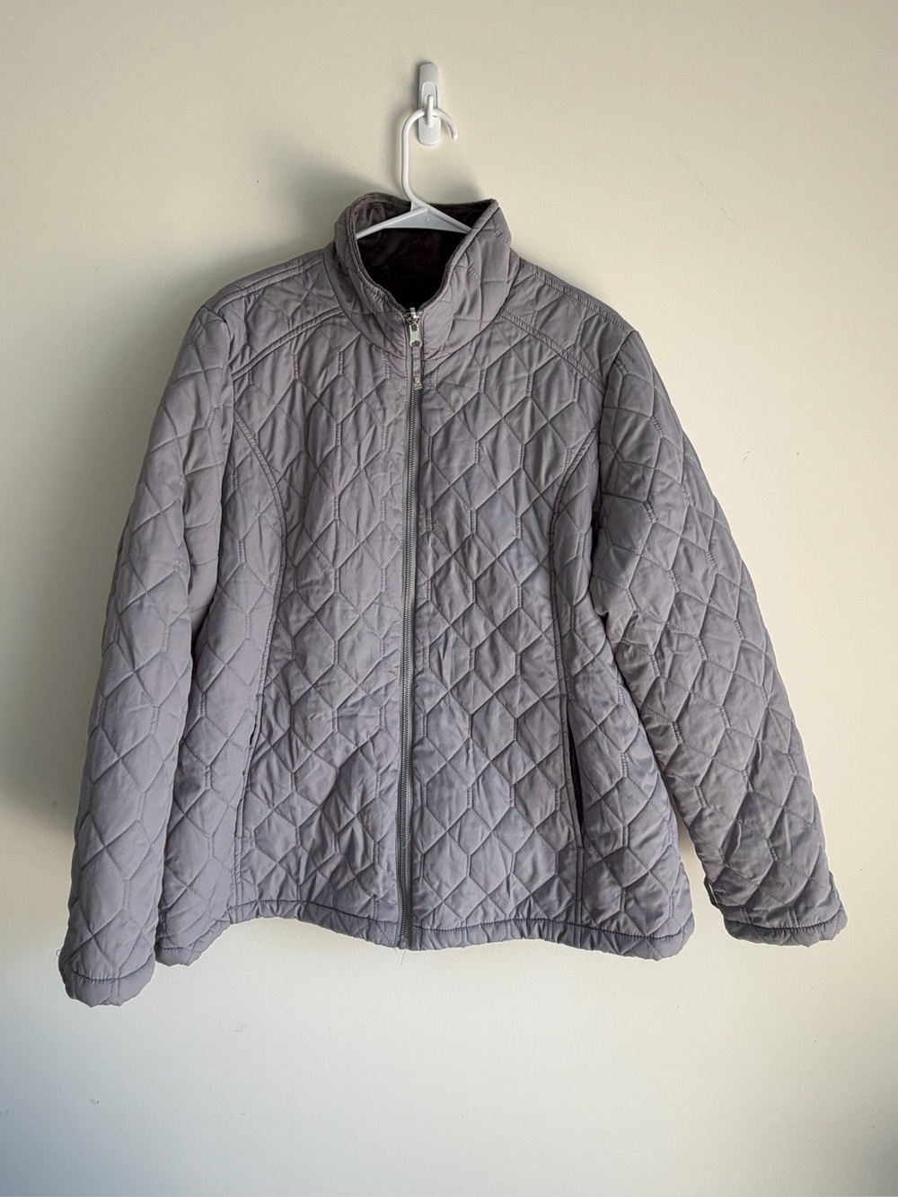 Below Zero by Rothschild Light Gray Quilted  Jacket - Picture 2 of 4